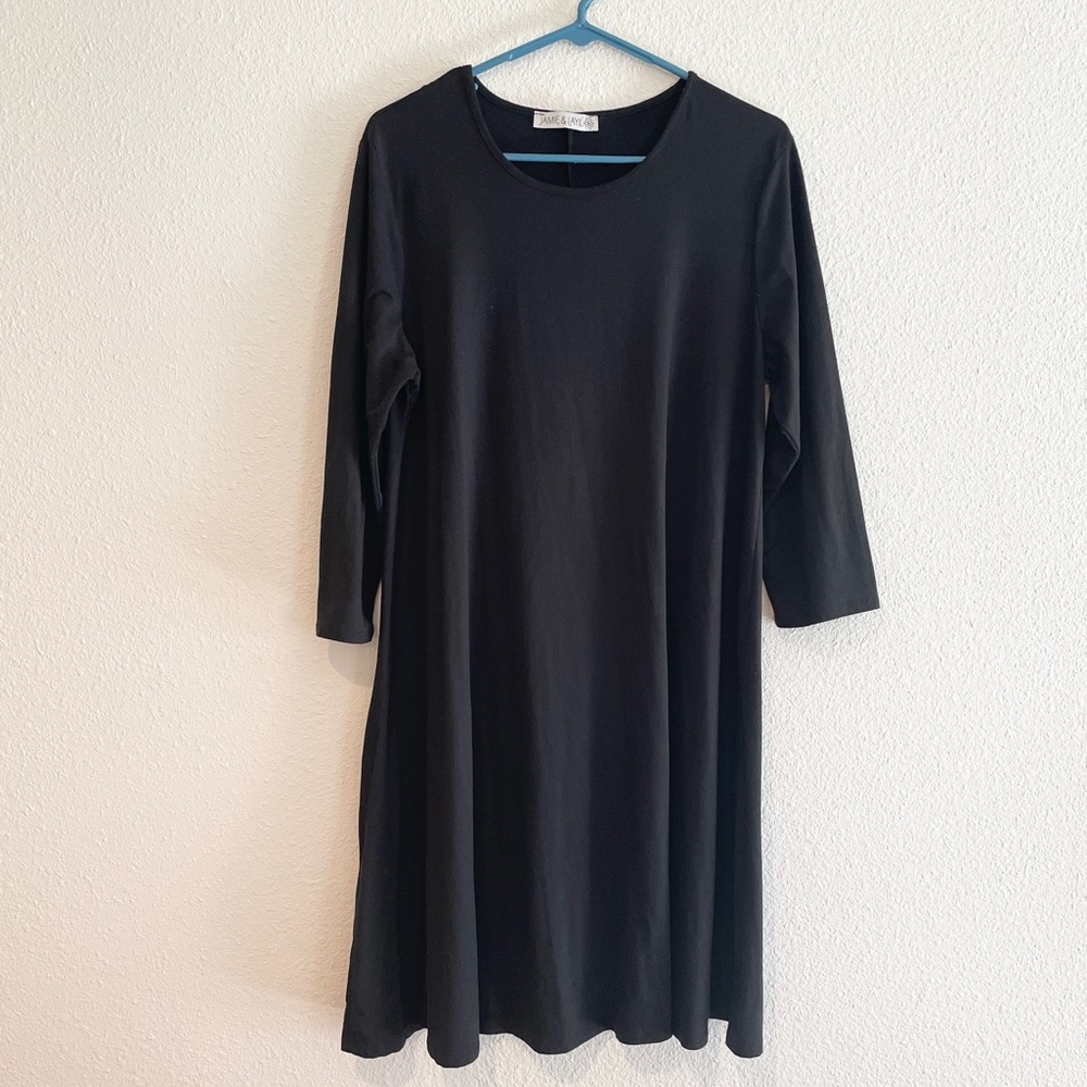 Jamie & Layla Black Swing Dress - Large